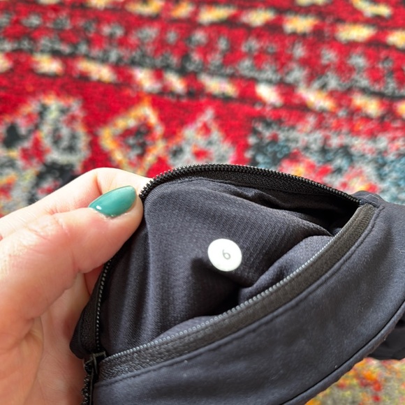 Lululemon athletics Run Leggings Sz 6 very good condition - Picture 2 of 12